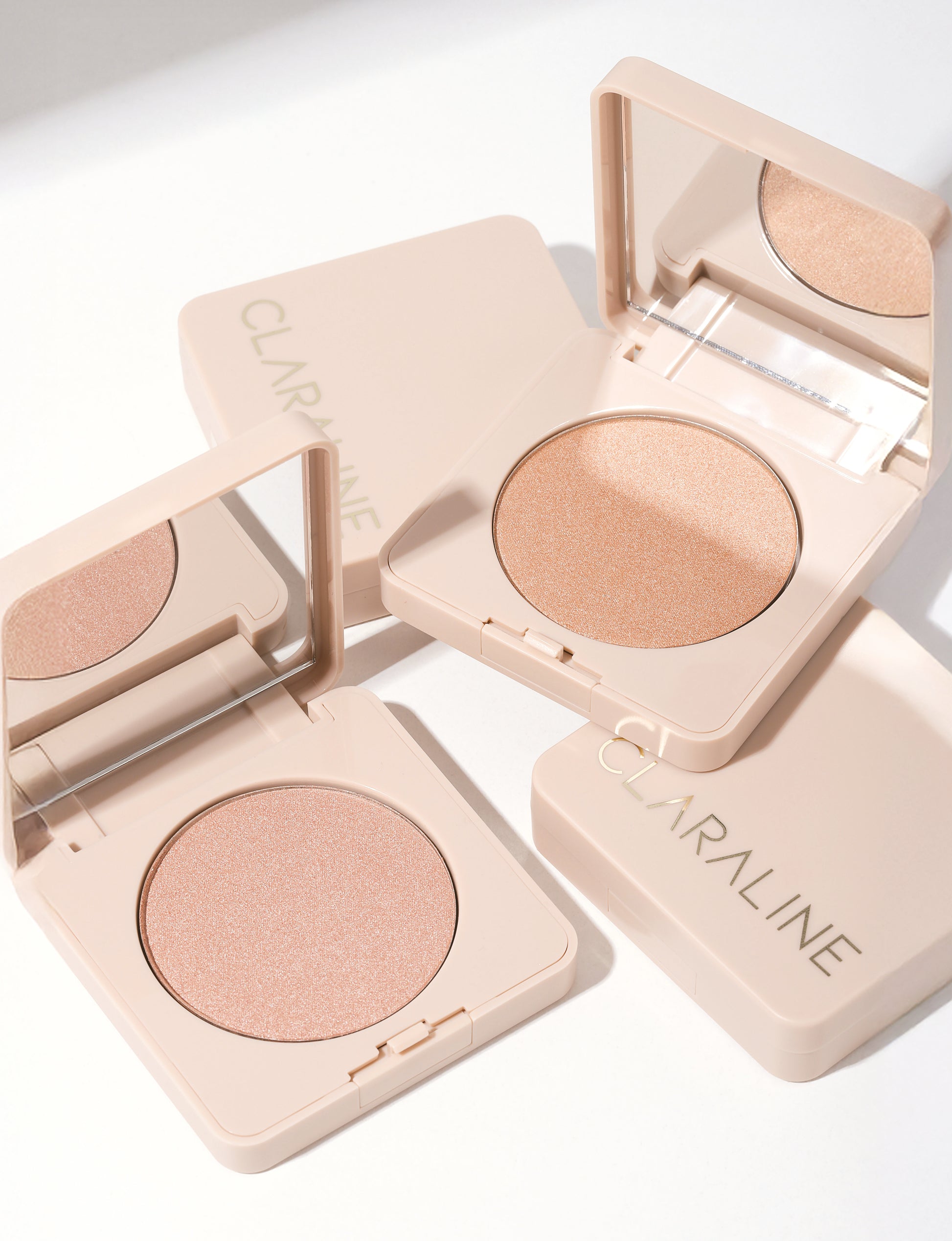 Shine Burst Highlighter Powder – 12g - lifestyle